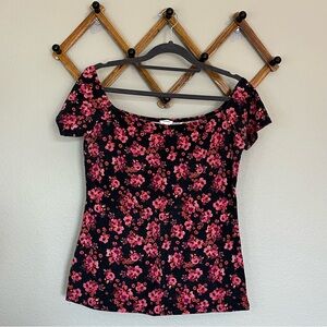 Garage Sleek Sweetheart T Shirt floral size large